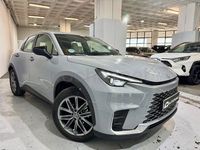 Usado Lexus LBX 136 CV (100 kW) 2024 Gris / plata SUV