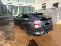 Usado Honda Civic Elegance 129 CV (94 kW) 2018 Gris / plata Berlina