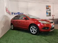 Usado Ford Focus Trend 109 CV (80 kW) 2008 Naranja Berlina