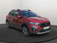 Usado Dacia Sandero Comfort 101 CV (74 kW) 2022 Rojo Utilitario