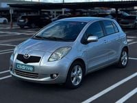 Usado Toyota Yaris Live 90 CV (66 kW) 2007 Gris Utilitario