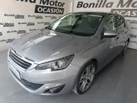 Usado Peugeot 308 Allure 131 CV (96 kW) 2016 Gris / plata Berlina