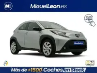 Käytetty Toyota Aygo X Play 72 HP (52 kW) 2023 Harmaa Katumaasturi