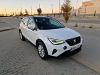 Usado Seat Arona Style Plus 110 CV (80 kW) 2021 Blanco SUV