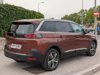 Usado Peugeot 5008 GT 180 CV (132 kW) 2021 Marrón SUV