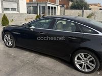Usado Jaguar XJ Luxury 275 CV (202 kW) 2012 Negro Berlina