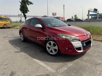Usado Renault Mégane Dynamique 130 CV (95 kW) 2010 Rojo Berlina