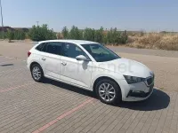 Usado Skoda Scala Active 115 CV (84 kW) 2021 Blanco Utilitario