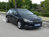 Usado Opel Astra Dynamic 150 CV (110 kW) 2018 Negro Berlina