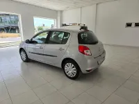 Usado Renault Clio II 70 CV (51 kW) 2009 Gris / plata Berlina