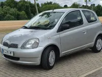 Usado Toyota Yaris Luna 86 CV (63 kW) 2000 Gris / plata Berlina