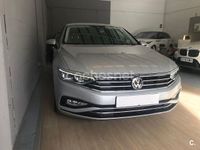 Usado VW Passat Executive 122 CV (89 kW) 2022 Gris / plata Familiar