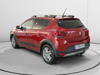 Usado Dacia Sandero Comfort 101 CV (74 kW) 2022 Rojo Berlina