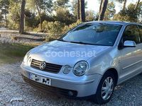 Usado VW Polo Match 65 CV (47 kW) 2002 Gris / plata Berlina