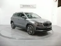 Usado Skoda Karoq Selection 150 CV (110 kW) 2025 Gris / plateado SUV