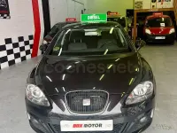 Usado Seat Leon Style 105 CV (77 kW) 2010 Negro Utilitario