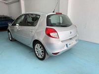 Usado Renault Clio II Exception 111 CV (81 kW) 2009 Plateado Utilitario