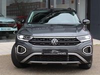 Usado VW T-Roc 150 CV (110 kW) 2023 Gris / plata SUV