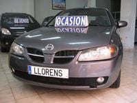 Usado Nissan Almera Tekna 98 CV (72 kW) 2004 Gris / plata Berlina