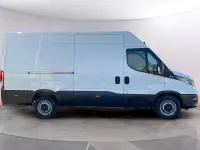 Usado Iveco Daily 156 CV (114 kW) 2023 Blanco Berlina