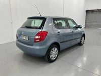 Usado Skoda Fabia Ambition 85 CV (62 kW) 2011 Azul Berlina