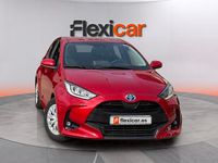 Usado Toyota Yaris Hybrid Active 116 CV (85 kW) 2023 Granate Berlina