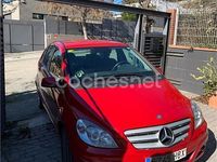 Usado Mercedes B180 109 CV (80 kW) 2011 Rojo Monovolumen