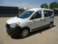Usado Dacia Dokker Essentiel 109 CV (80 kW) 2021 Blanco Monovolumen
