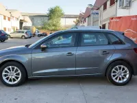 Usado Audi A3 Attraction 105 CV (77 kW) 2013 Gris / plata Berlina