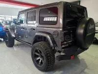 Usado Jeep Wrangler Sahara 270 CV (198 kW) 2019 Gris / plata SUV