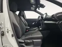 Używany Toyota Yaris Hybrid Active 116 KM (85 kW) 2022 Biały Pickup