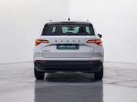 Usado Skoda Karoq Ambition 150 CV (110 kW) 2022 Blanco SUV