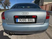 Usado Audi A6 150 CV (110 kW) 2002 Gris / plata Berlina