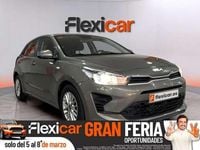 Usado Kia Rio 84 CV (61 kW) 2022 Gris Utilitario
