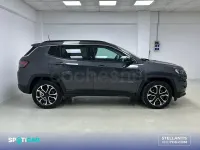 Usado Jeep Compass Limited 130 CV (95 kW) 2022 Gris / plata SUV