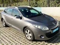 Usado Renault Mégane Dynamique 131 CV (96 kW) 2010 Gris Utilitario