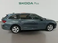 Usado Skoda Octavia Ambition 150 CV (110 kW) 2022 Gris Familiar