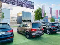 Usado VW Touran Advance 105 CV (77 kW) 2012 Marrón Monovolumen