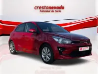Usado Kia Rio 100 CV (73 kW) 2023 Rojo Berlina