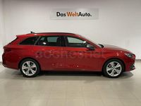 Usado Seat Leon FR 150 CV (110 kW) 2025 Rojo Familiar