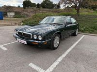 Usado Jaguar XJ8 Executive 290 CV (213 kW) 1999 Verde Berlina