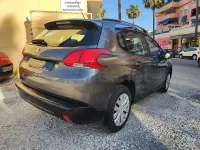 Usado Peugeot 2008 Style 82 CV (60 kW) 2015 Gris / plata SUV