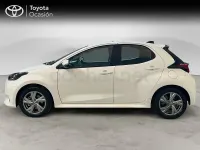 Usado Toyota Yaris Hybrid Active 116 CV (85 kW) 2025 Blanco Berlina