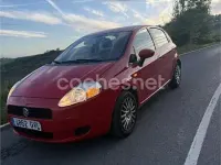 Usado Fiat Punto Active 75 CV (55 kW) 2010 Rojo Utilitario