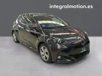 Usado Toyota Yaris Hybrid Active 116 CV (85 kW) 2025 Negro Berlina