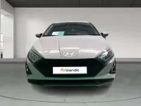 Usado Hyundai i20 80 CV (58 kW) 2025 Gris Utilitario