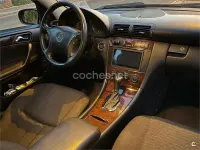 Usado Mercedes C220 Elegance 150 CV (110 kW) 2006 Azul Berlina