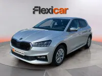 Usado Skoda Fabia Selection 95 CV (69 kW) 2025 Gris Utilitario