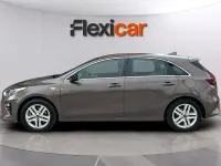Usado Kia Ceed 140 CV (102 kW) 2020 Marrón Utilitario