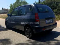 Usado Hyundai Matrix GLS 103 CV (75 kW) 2002 Azul Monovolumen